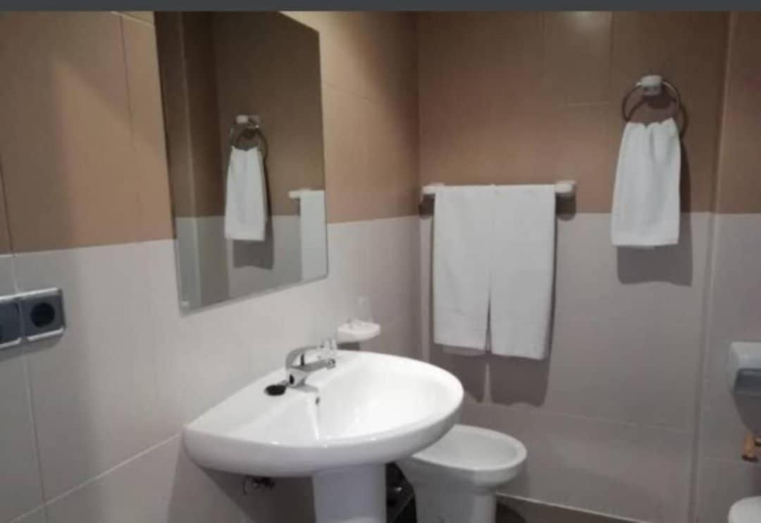 Hotel Pisuerga 普罗阿萨 外观 照片